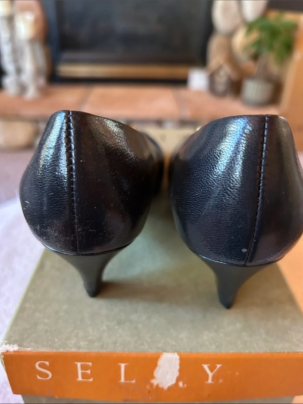 Selby Divine Dark Navy Leather Gold Jeweled Kitten Heel Pumps, Size 6 | NWT